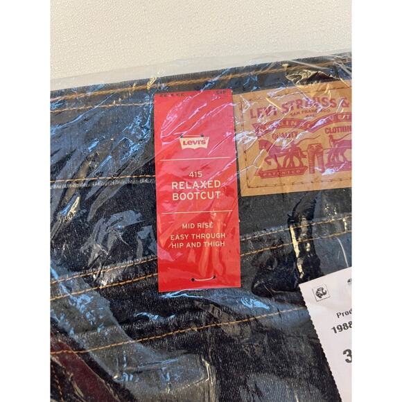 Levi's 415 Denim Jeans Womens Size 33x32 Relaxed Bootcut Mid Rise Blue NWT - Picture 3 of 4